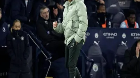 中国运动员在亚冬会上表现卓越，成绩斐然